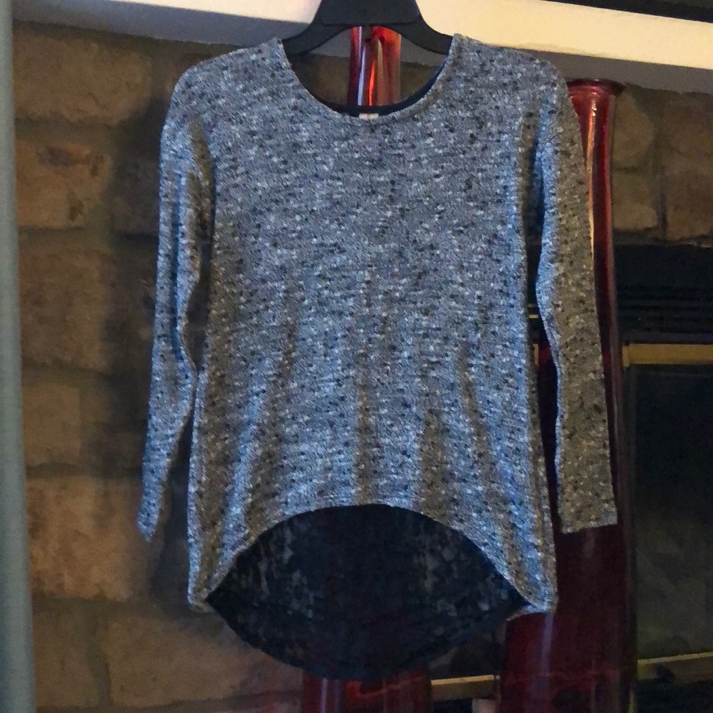 NO BOUNDARIES SWEATER